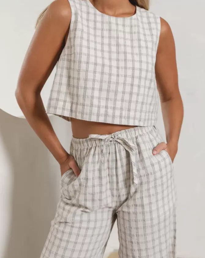 BLVD. the label Tanks>Cove Check Tank