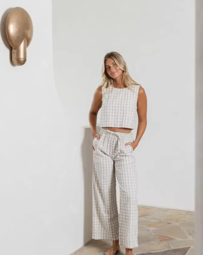 BLVD. the label Tanks>Cove Check Tank