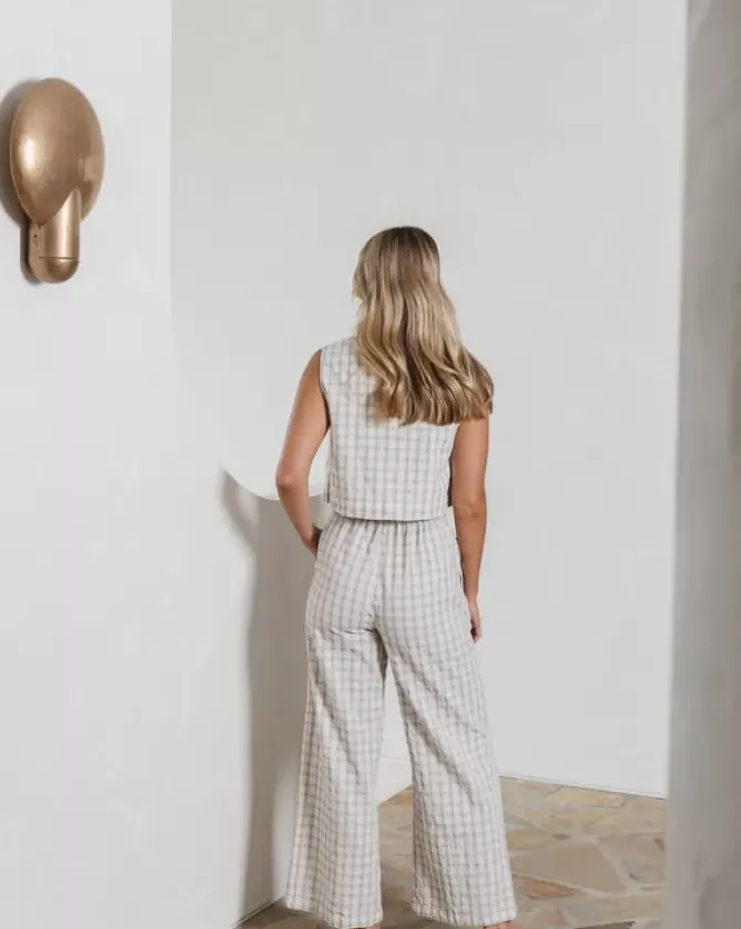 BLVD. the label Tanks>Cove Check Tank