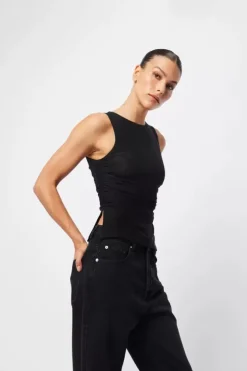 Mossman Tops|Tanks><noscript><img width=